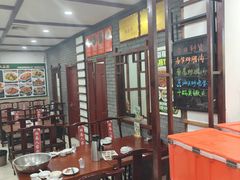 -湖南人家湘菜馆(镇江路店)