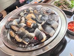 -围炉肉舍•炭烤活鳗•丹东海鲜烤肉(步行街店)