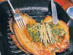 傣族香茅草烤罗非鱼-雀舞云南菜(天津天河城购物中心店)