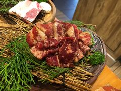 -草家酱蟹炭火烤肉店(珲春南路一店)