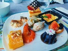 -亚洲国际大酒店·云顶阁旋转自助餐厅