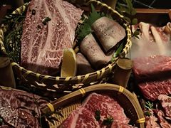 -山川小町·极番烧肉(新地假日广场店)