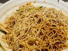 -肥肥虾庄·金牌油焖大虾(沙湖店)
