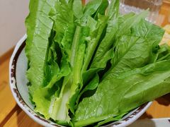 油麦菜-毛辣果·贵州红酸汤牛肉火锅(西单店)