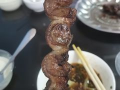 -烤肉小伙烤肉店