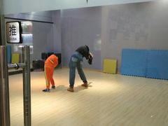 -零下舞度·街舞连锁机构(万科中心店)