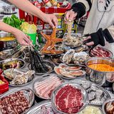 在上海还有10r的海鲜店？我不会穿越了吧？