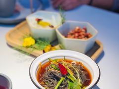 酸辣蕨根粉-鸣记脆皮烤鱼·海鲜烤鱼(三八广场店)