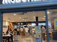 -麦当劳(上海虹桥站30B检票口楼上)