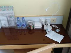 -卡罗酒店(东门晒布地铁站店)