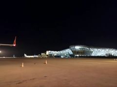 -盖达尔·阿利耶夫国际机场