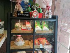 面包甜点陈列柜-银星皇冠假日酒店美食阁