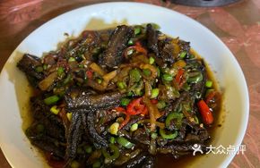 Stir-fried Yellow Eel with Preserved Radish