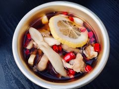 秘制凤爪-月半小炉焖烤