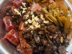 -梁阿婆廿年老牌扣肉糯米饭