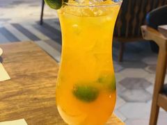 -港丽餐厅(龙之梦长宁店)