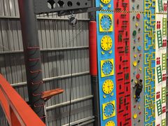 -极限PLAY运动娱乐新世界·团建派对表演休闲馆·室内高空游乐园