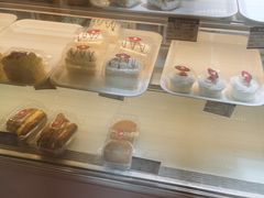-白玉兰食品甜凤店(合生汇店)