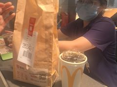 -麦当劳(上海虹桥站30B检票口楼上)