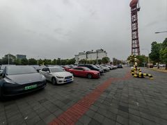-极限PLAY运动娱乐新世界·团建派对表演休闲馆·室内高空游乐园