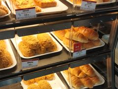 面包货架-山崎面包(百联世纪店)