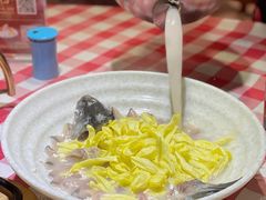 菊花浸鲫鱼-龙桥私厨·姜花菊花过桥鱼·顺德菜(容桂店)