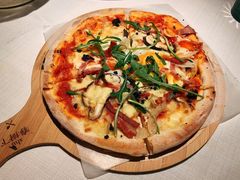 黑松露培根流心蛋披萨-春树下·树屋花房西餐厅(罍街AS1980店)