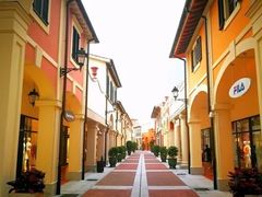 -佛罗伦萨小镇广佛名品奥特莱斯(疏港路店)