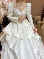 -Color卡诺婚纱礼服馆(南京严选店)