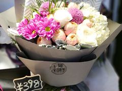 -谷莠子花艺气球派对·绿植造景·花艺沙龙(东海缤纷天地店)