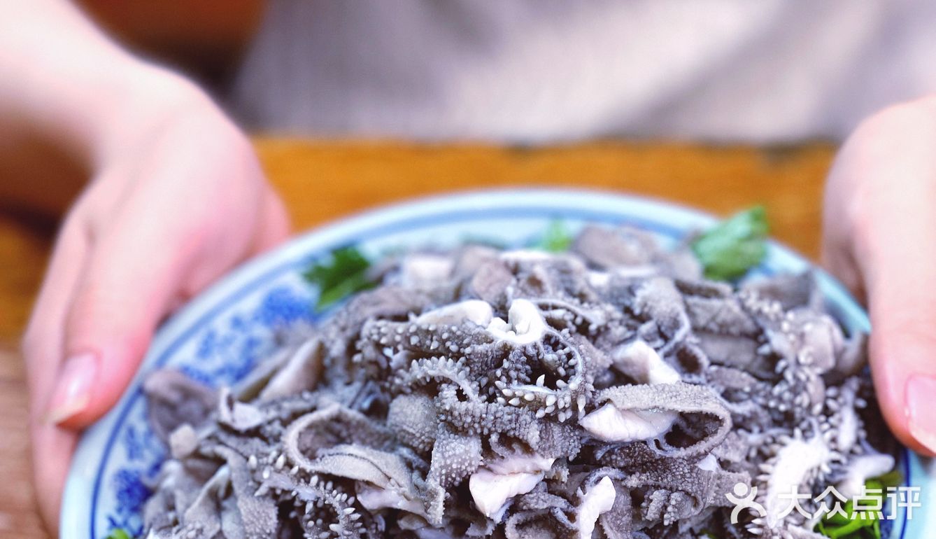“她”点名要吃的卤煮!