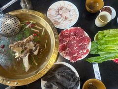 -周老三跷脚牛肉·全牛火锅(非遗传承店)