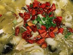 -渝是乎酸菜鱼(龙旗购物中心店)