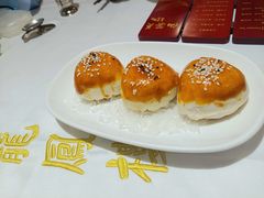 蜜汁叉烧酥-香港龙凤楼(陆家嘴中心店)