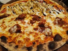 韩式辣鸡肉咖喱鸡肉双拼披萨-机器人火炉披萨