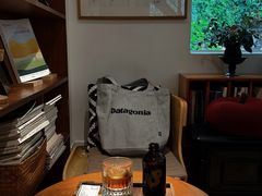 -彳亍咖啡·这里(水湾路店)