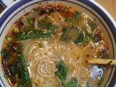 -云阿蛮云南生烫牛肉米线(奉贤路店)