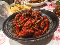 -肥肥虾庄·金牌油焖大虾(汉街SKP店)
