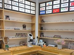 -豪门视光·星趣控·蔡司依视路眼镜代理商(中央大街店)
