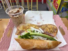 -Bánh Mì Huynh Hoa