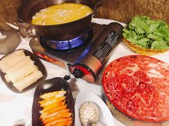 -鲜入围煮花胶鸡海鲜火锅