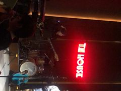 -TZ House音乐现场(来福士中心店)