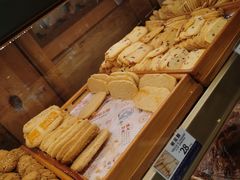 -昆明冠生园·蛋糕·面包(南强街店)