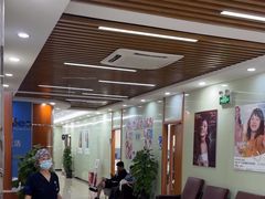 -茂菊口腔连锁(浦东南路店)