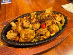 铁板黑胡椒蘑菇鸡-玛格萝妮比萨屋(四平店)