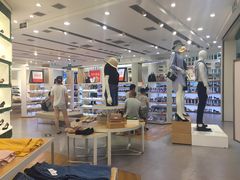 -hotwind热风(世纪东方广场店)