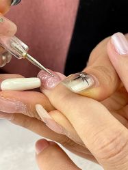 -赢韵美甲美睫瑞士净斑中心