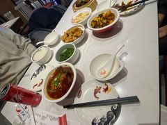 -渝是乎酸菜鱼·川渝小炒(新世界百货望京店)
