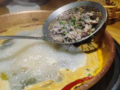 -洱火云南酸菜牛肉火锅(石景山当代商城店)