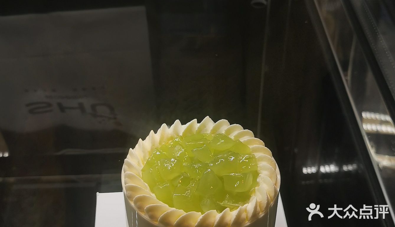 佑禾排累了，吃个虎皮蛋糕！